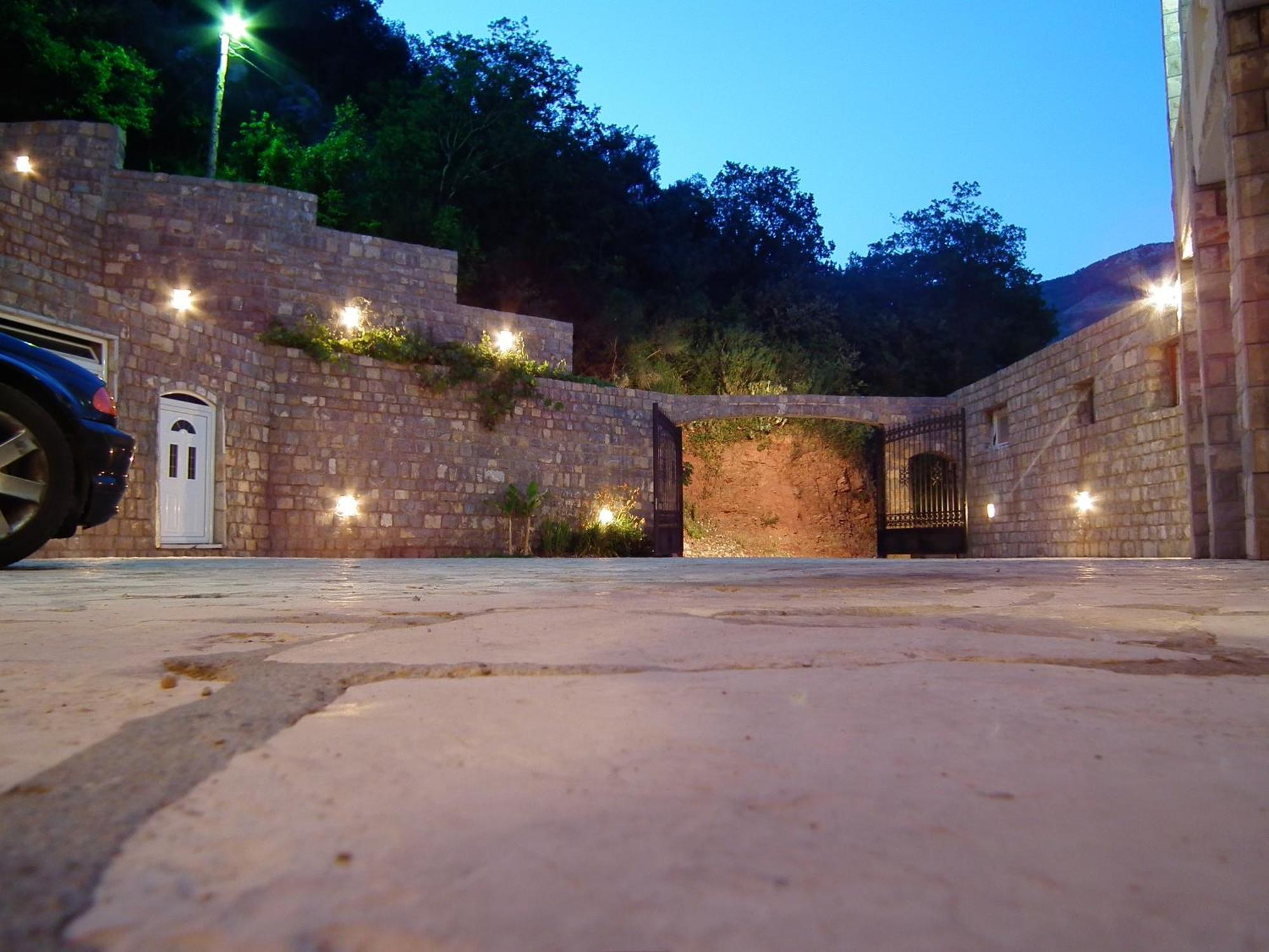 Castellamare Residence Petrovac エクステリア 写真