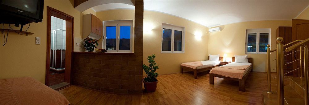 Castellamare Residence Petrovac エクステリア 写真